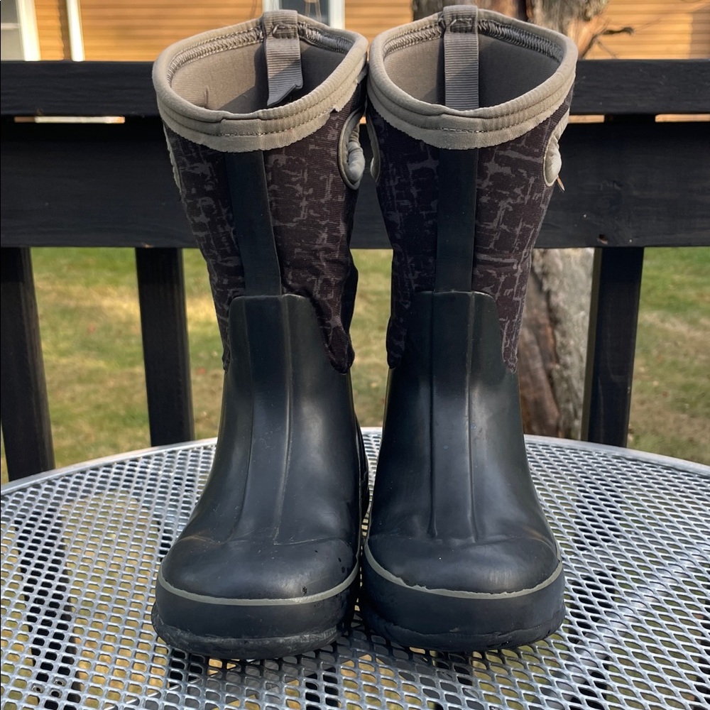 Bogs Black and Gray Kids Boots